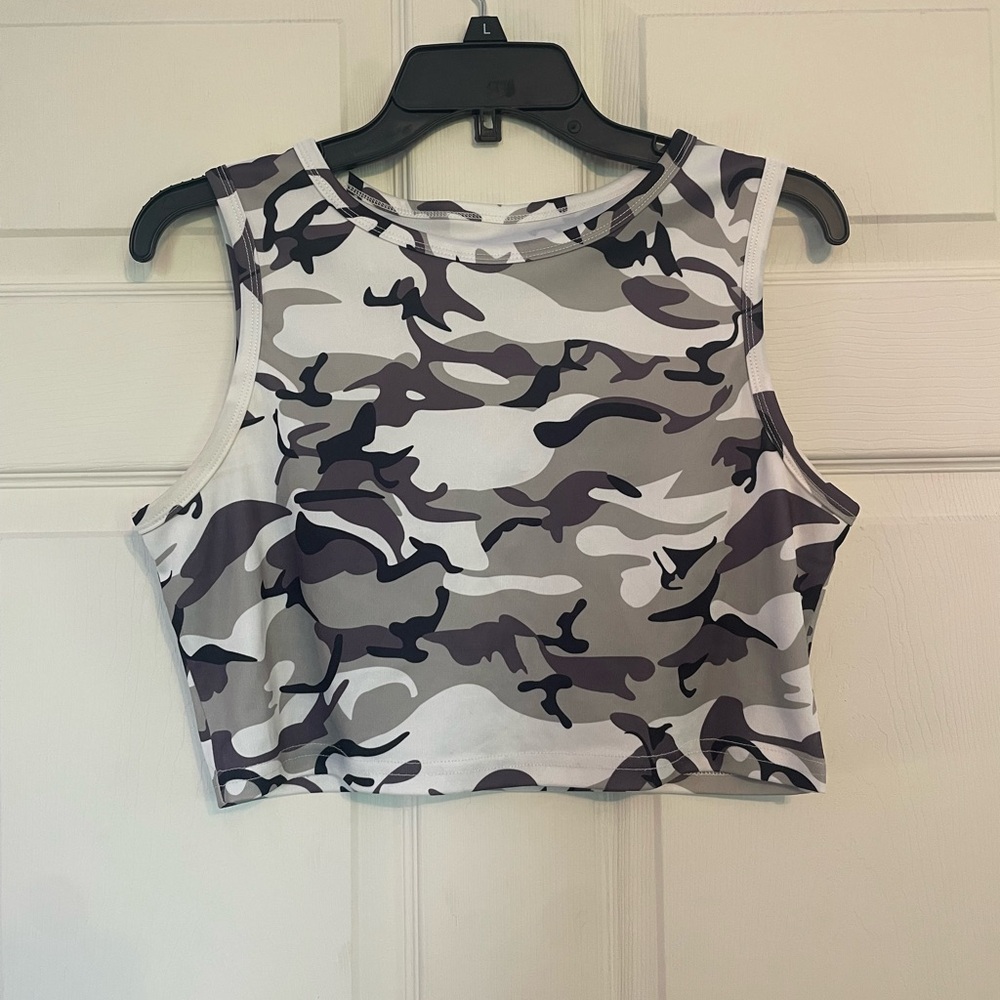 SHEIN Cropped Tank Top